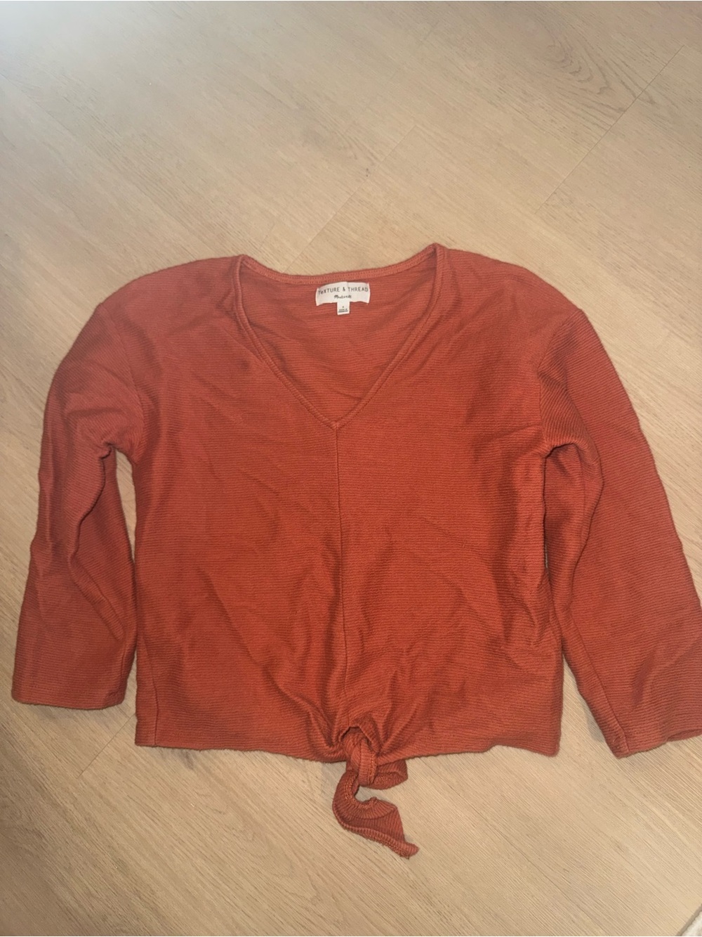 Madewell Texture & Thread Ribbed V-Neck Sweater in Rust